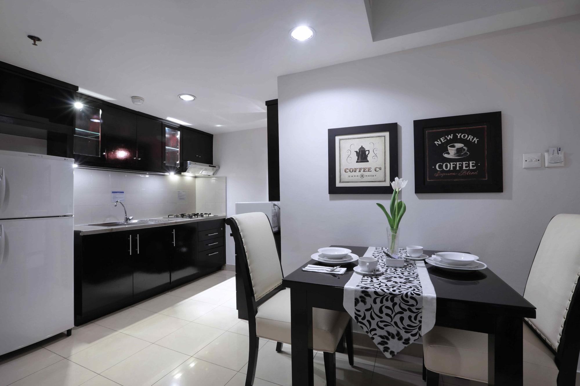 Horison Ultima Suite & Residences Rasuna Джакарта Екстериор снимка