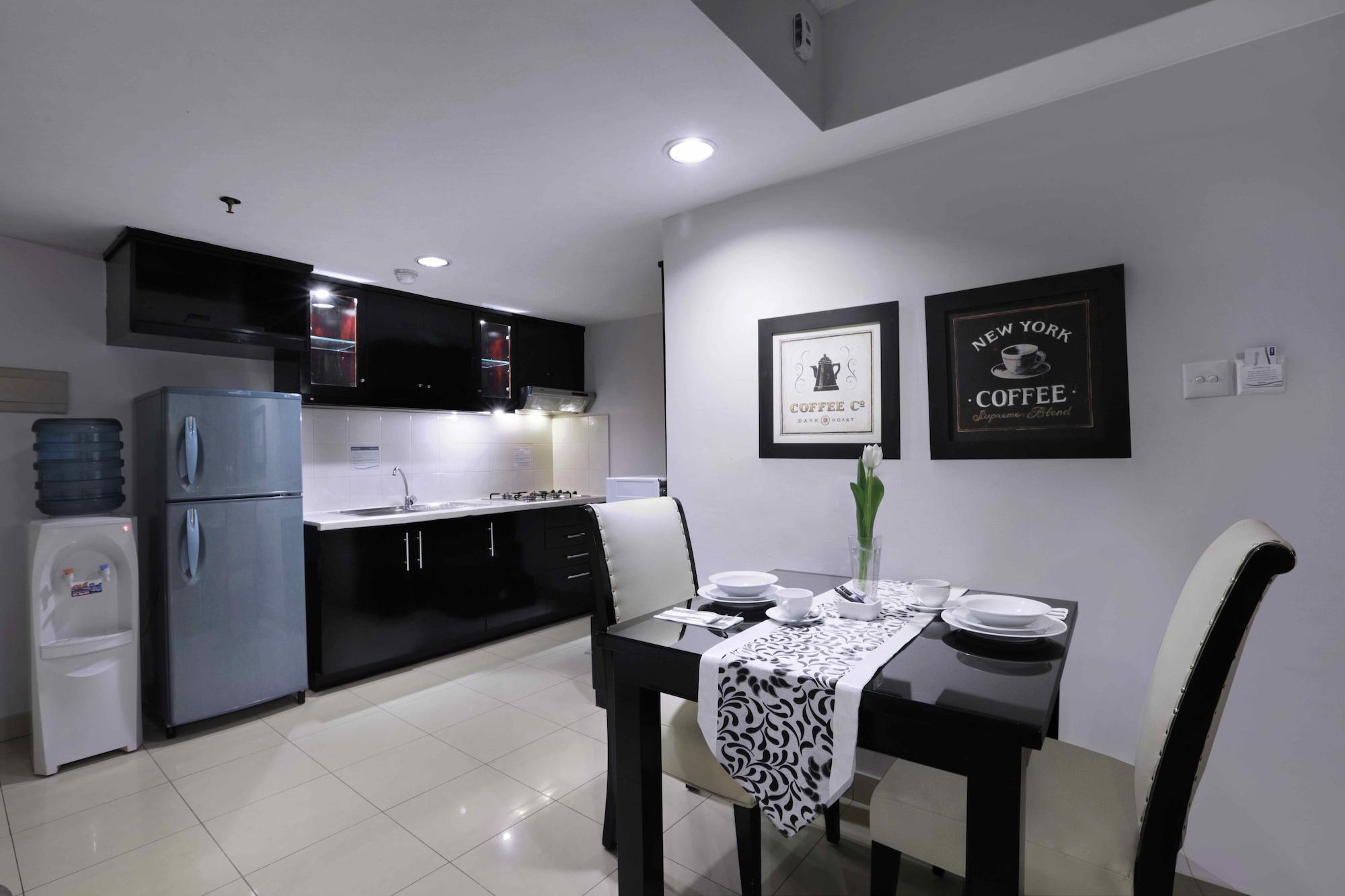 Horison Ultima Suite & Residences Rasuna Джакарта Екстериор снимка