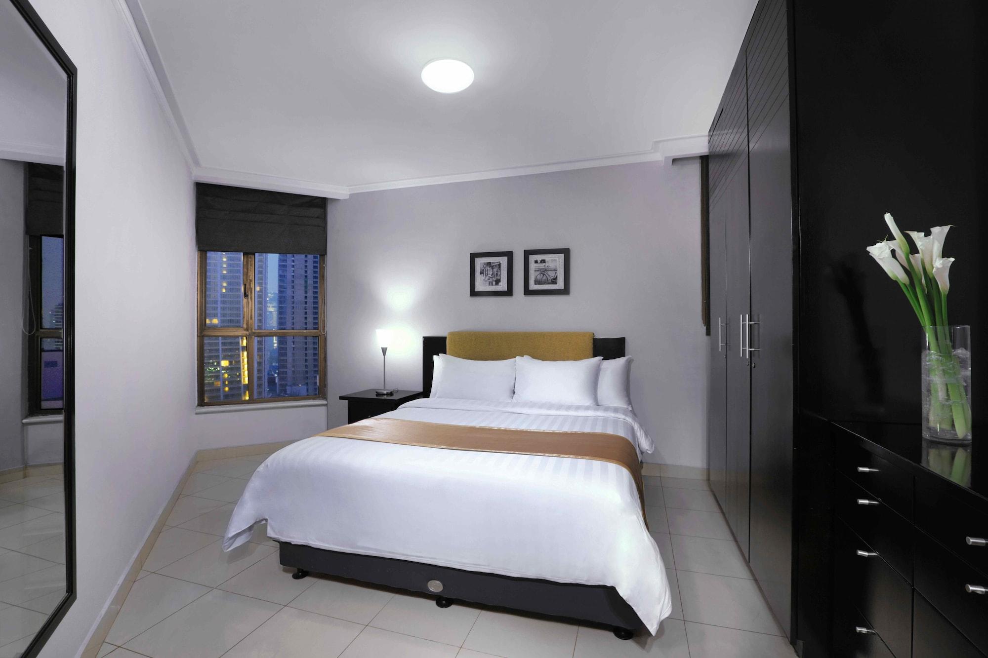 Horison Ultima Suite & Residences Rasuna Джакарта Екстериор снимка