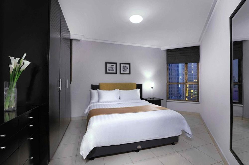 Horison Ultima Suite & Residences Rasuna Джакарта Екстериор снимка