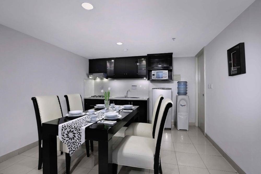 Horison Ultima Suite & Residences Rasuna Джакарта Екстериор снимка