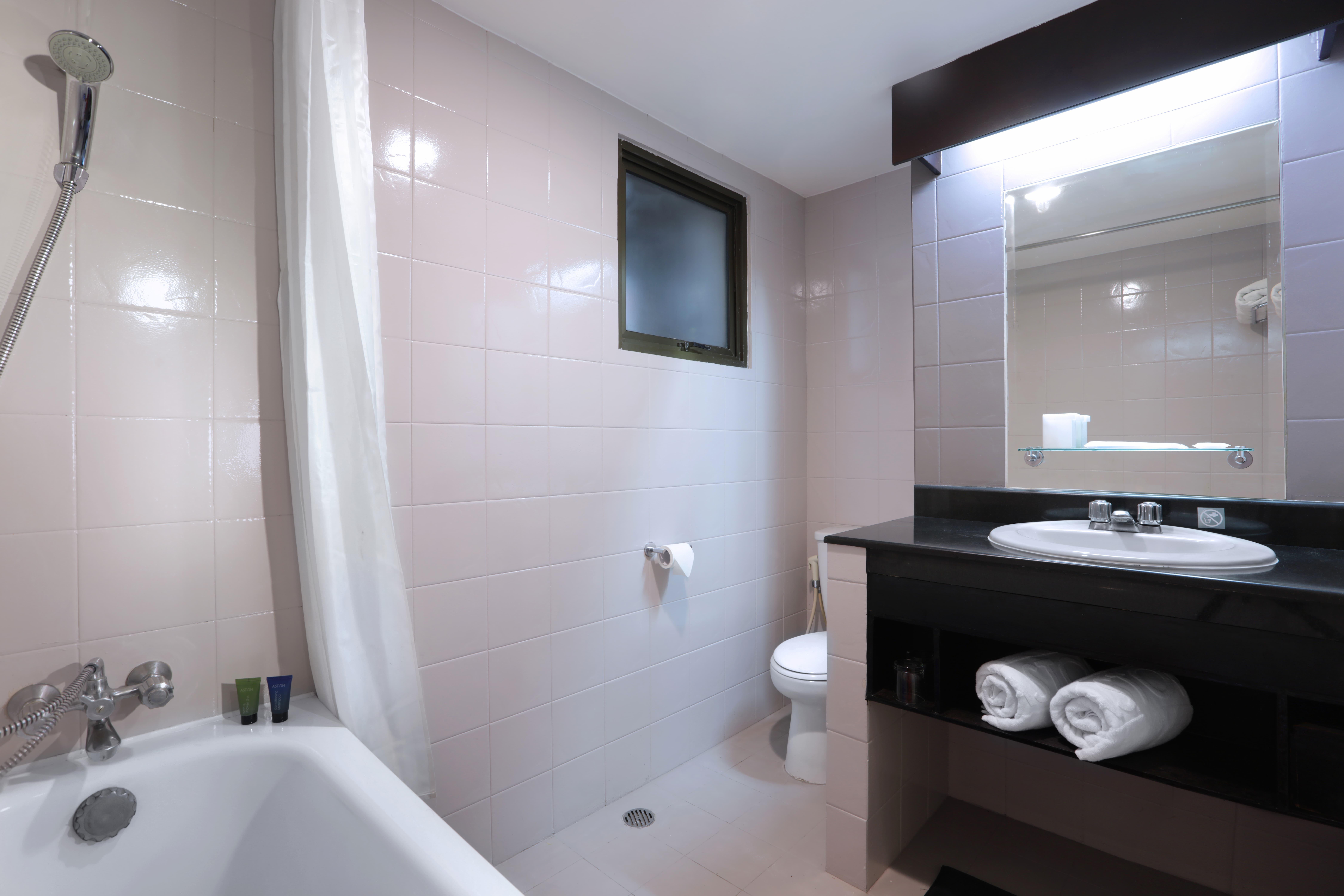 Horison Ultima Suite & Residences Rasuna Джакарта Екстериор снимка