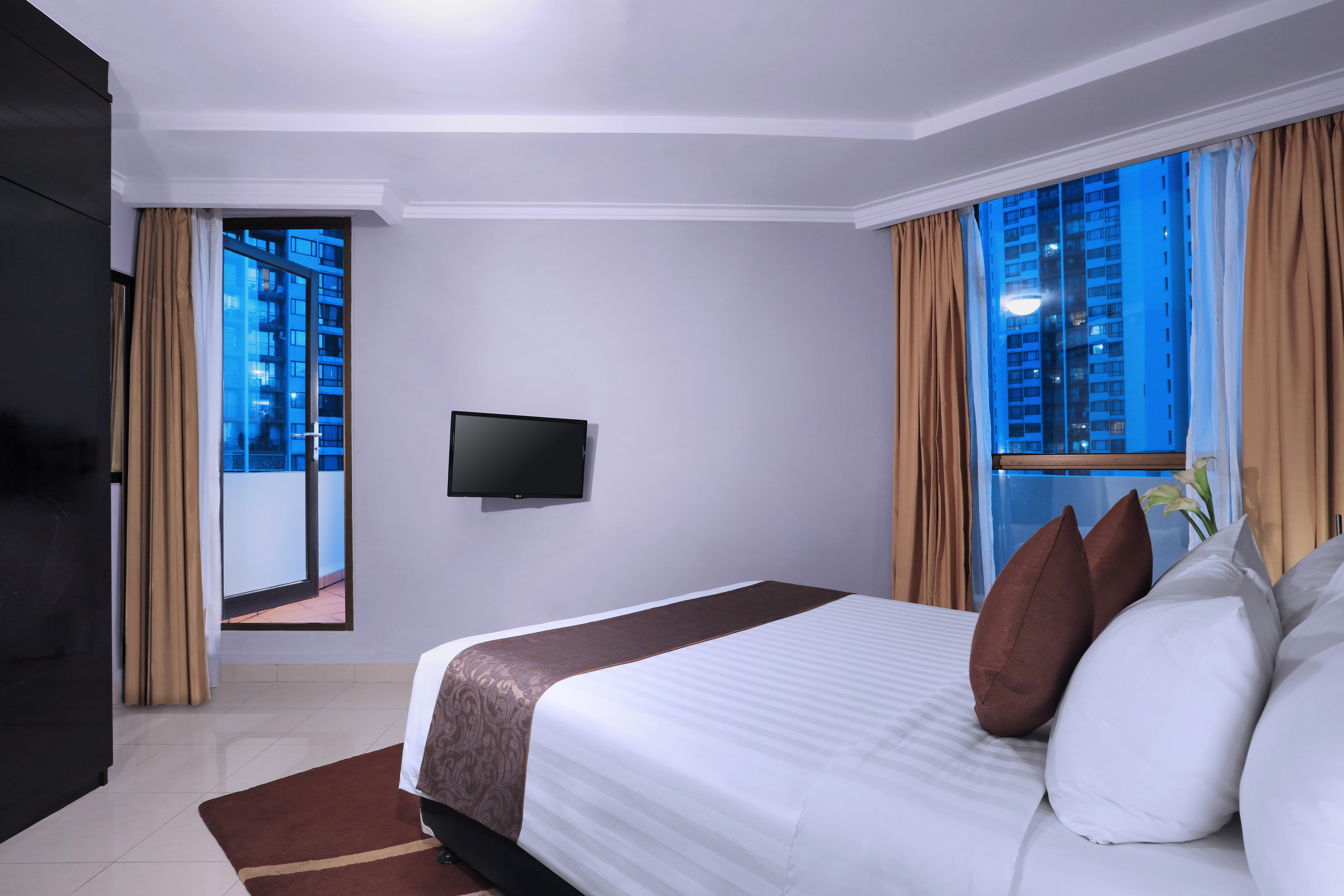 Horison Ultima Suite & Residences Rasuna Джакарта Екстериор снимка