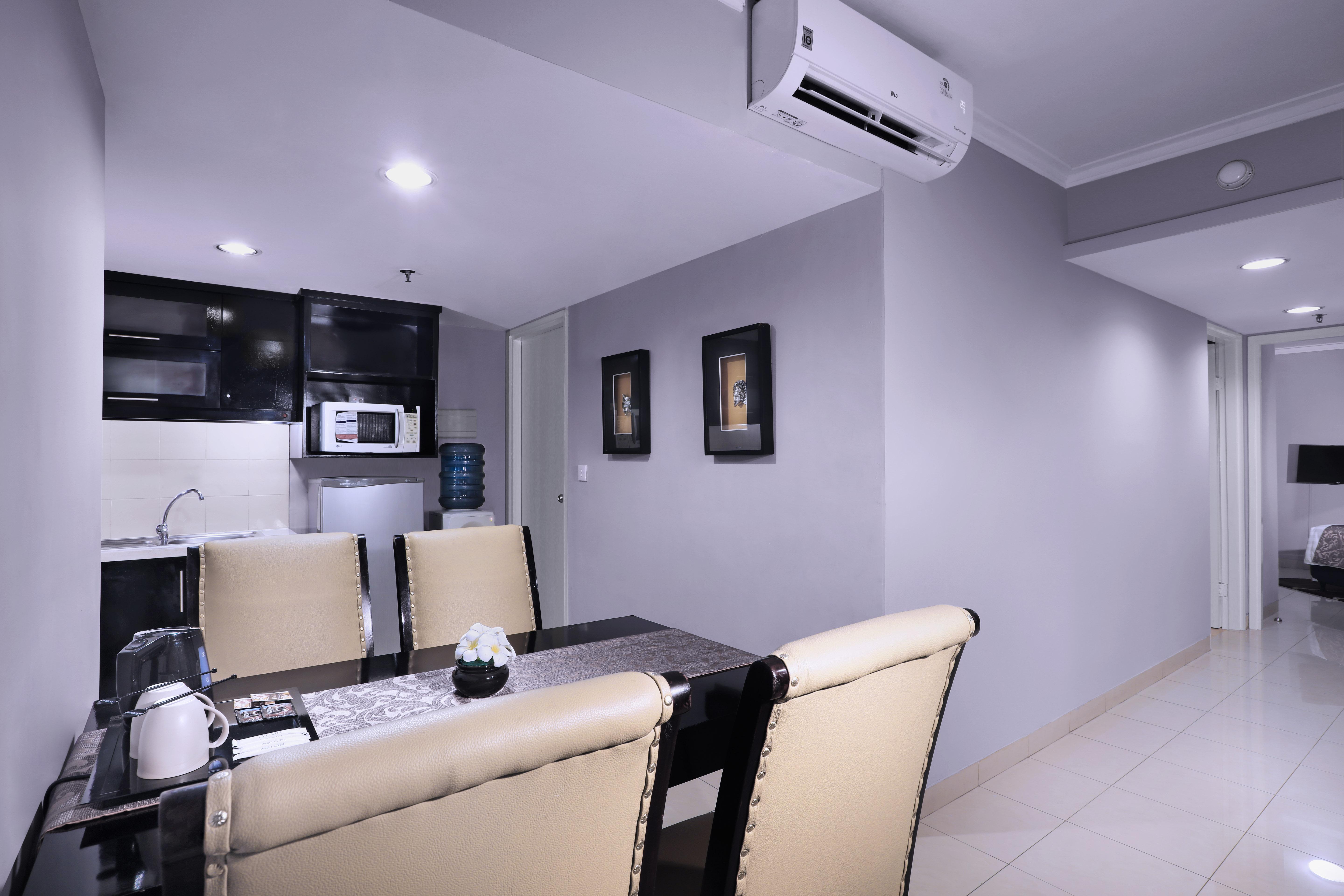 Horison Ultima Suite & Residences Rasuna Джакарта Екстериор снимка