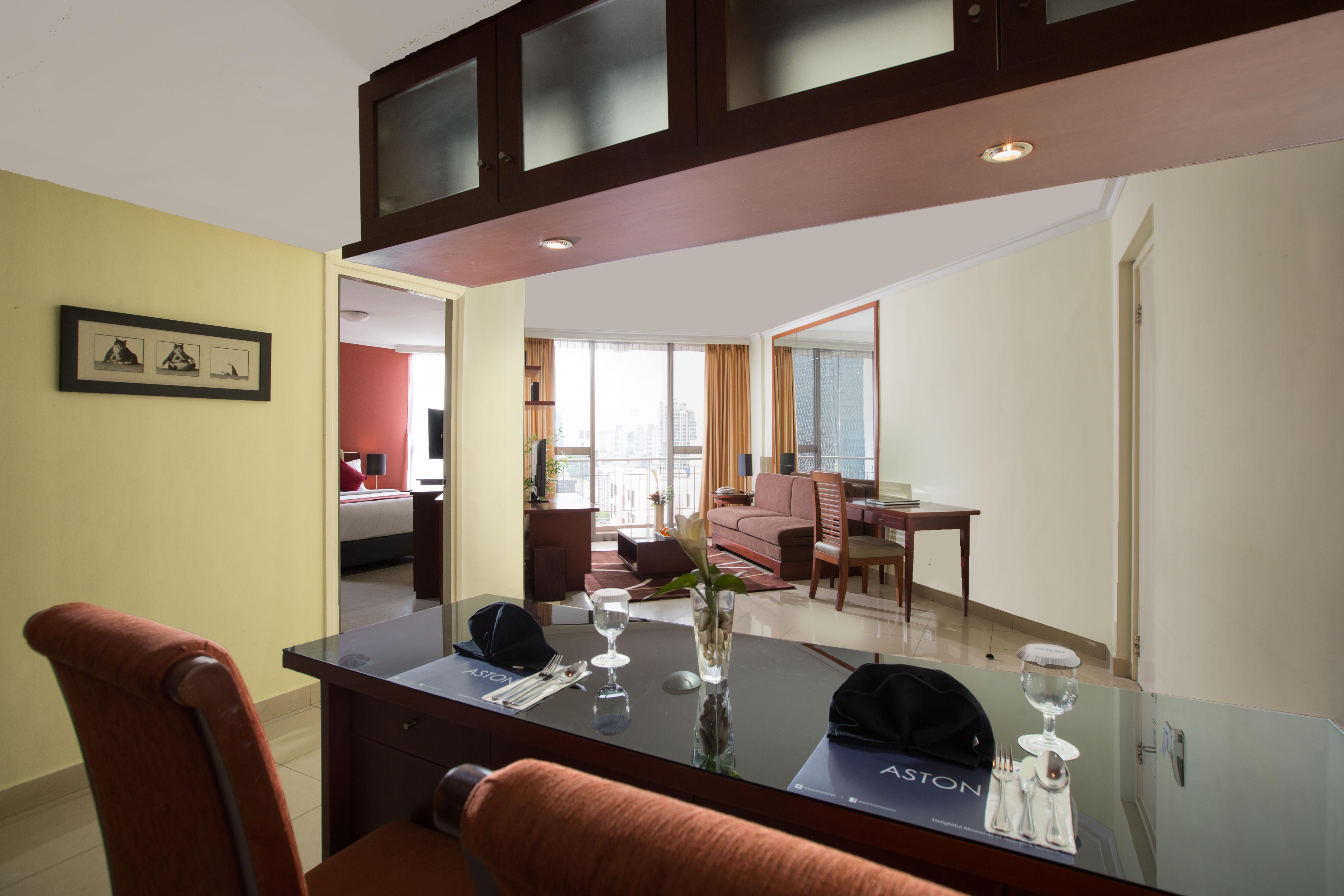 Horison Ultima Suite & Residences Rasuna Джакарта Екстериор снимка