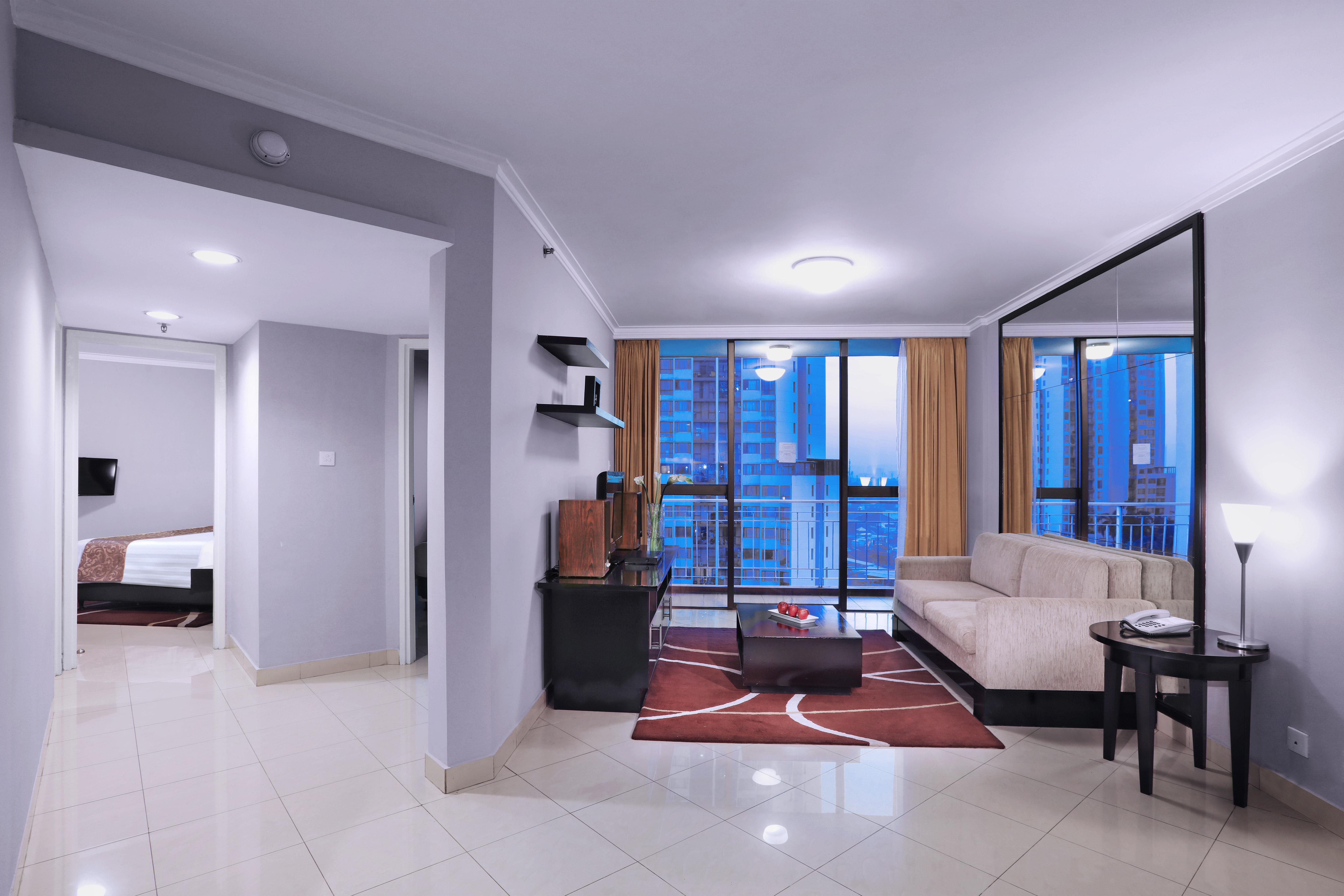 Horison Ultima Suite & Residences Rasuna Джакарта Екстериор снимка
